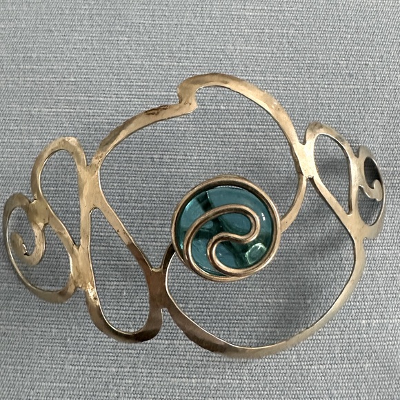 Handmade Hair Bun Holder - Picture 2 of 3